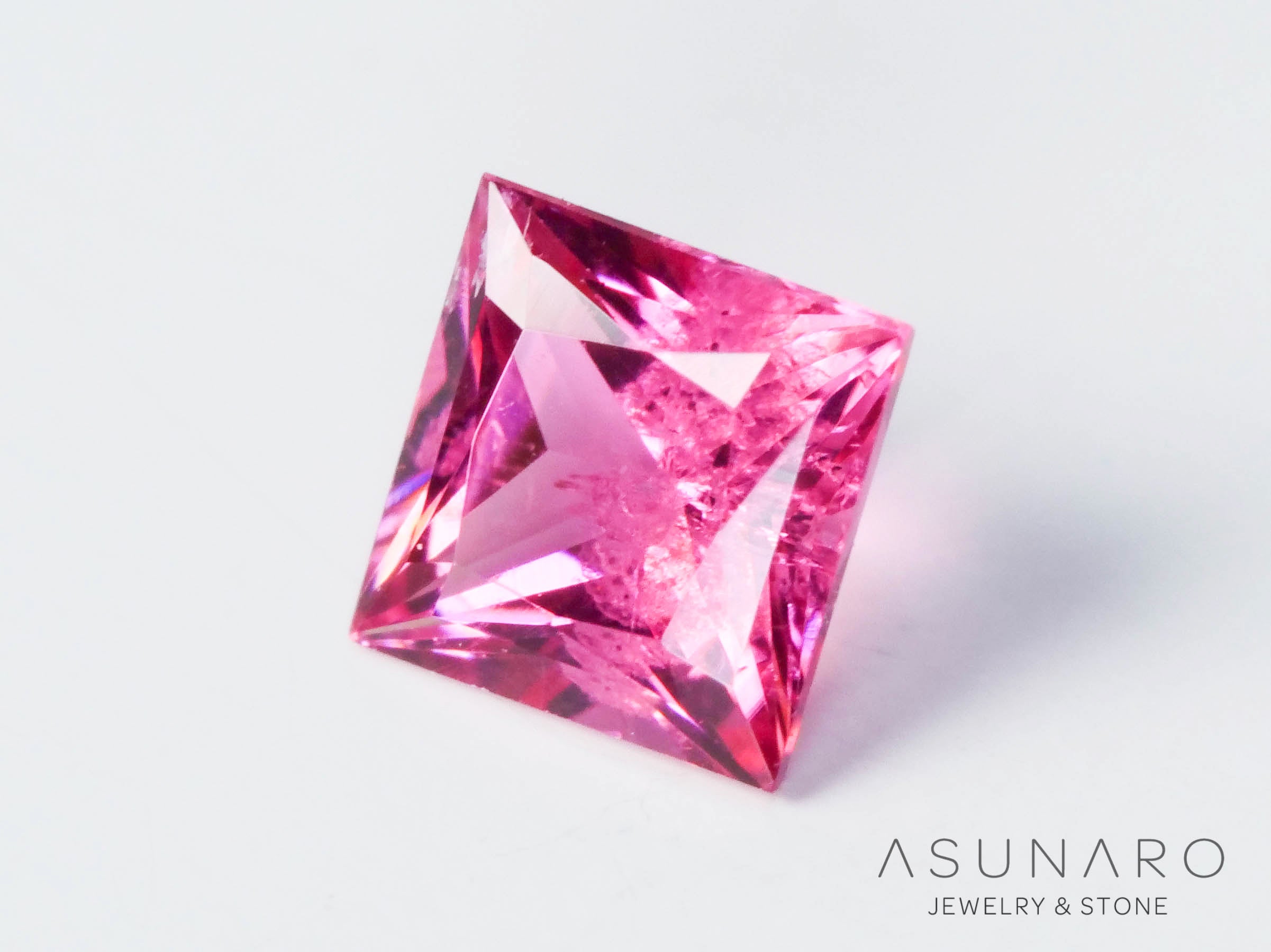 ピンクスピネル プリンセスカット スリランカ産 0.17ct 【241026-2638
