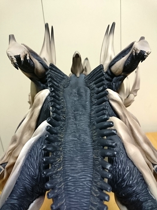とんでもない巨大ソフビが到着、エクスプラス製「大怪獣シリーズ