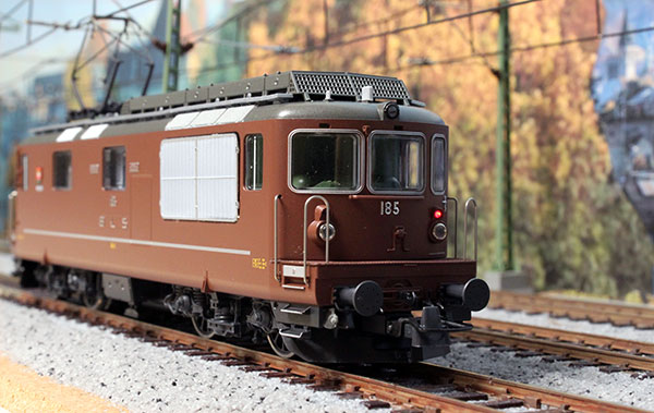 ROCOの機関車 Re4/4 185入線しました: ホビーばんざい