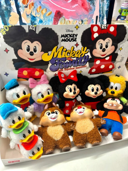 Mickey Family Cute Together Keychain Series Figures – Hold By Hand