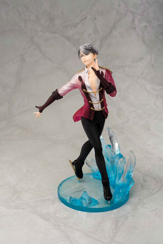 ユーリ！！！ on ICE】生ける伝説「ヴィクトル・ニキフォロフ」1/8