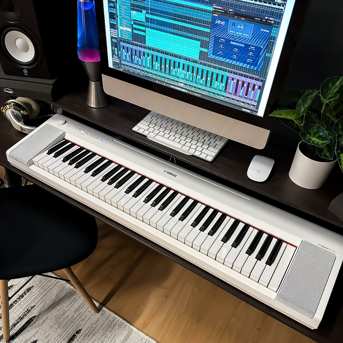 Yamaha Piaggero NP-15 61-Key Portable Keyboard - White – Kraft Music