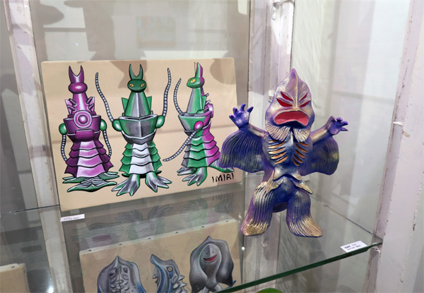 ビリケンギャラリーでマンガ家・逆柱いみり氏の個展「モーレツ百鬼夜行