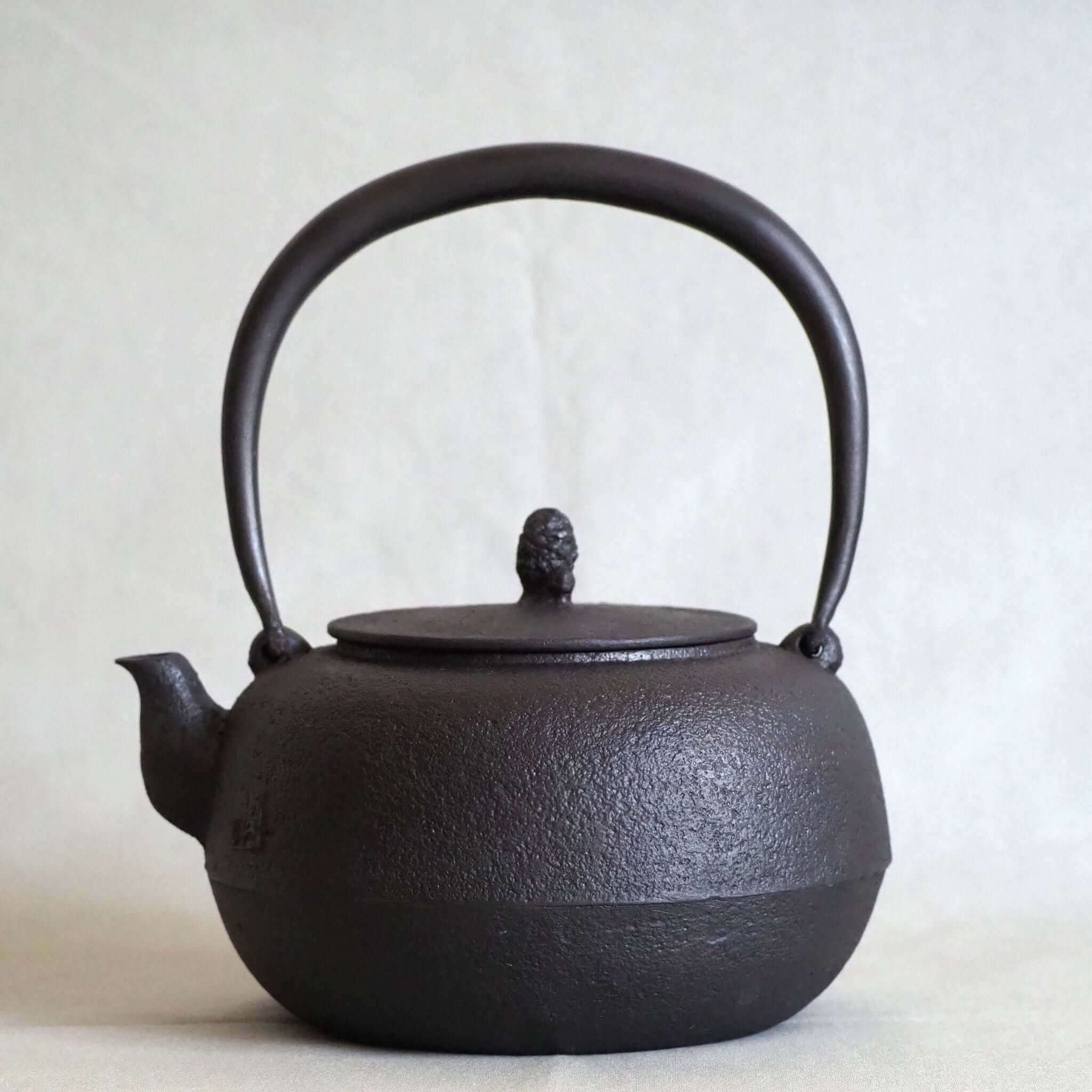 山形鋳物 あらい工房作 平丸鉄瓶 [東山堂煎茶器店 オンラインショップ