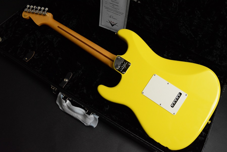 Fender Custom Shop】奇跡の入荷!!ステージを派手に飾る超レアカラーの