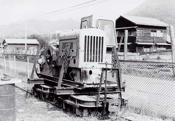 09054
