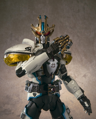 S.I.C. Vol.54 仮面ライダーイクサ&仮面ライダーダークキバ | 魂ウェブ
