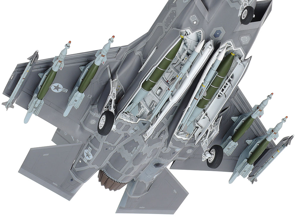 1/48 ロッキード マーチンF-35A ライトニングII: スケールモデル