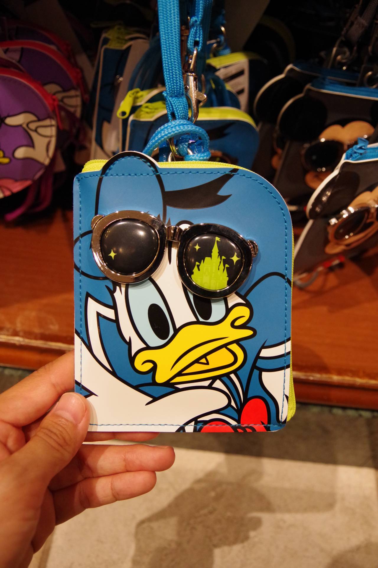 2019年春ディズニー】パークで必需品！キャラクターパスケースを