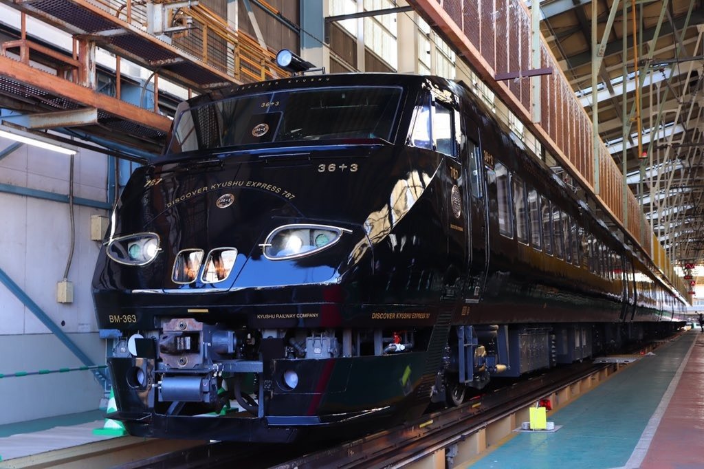 お披露目レポ】黒い787系「36ぷらす3」 九州全県を巡る観光列車 | 話題