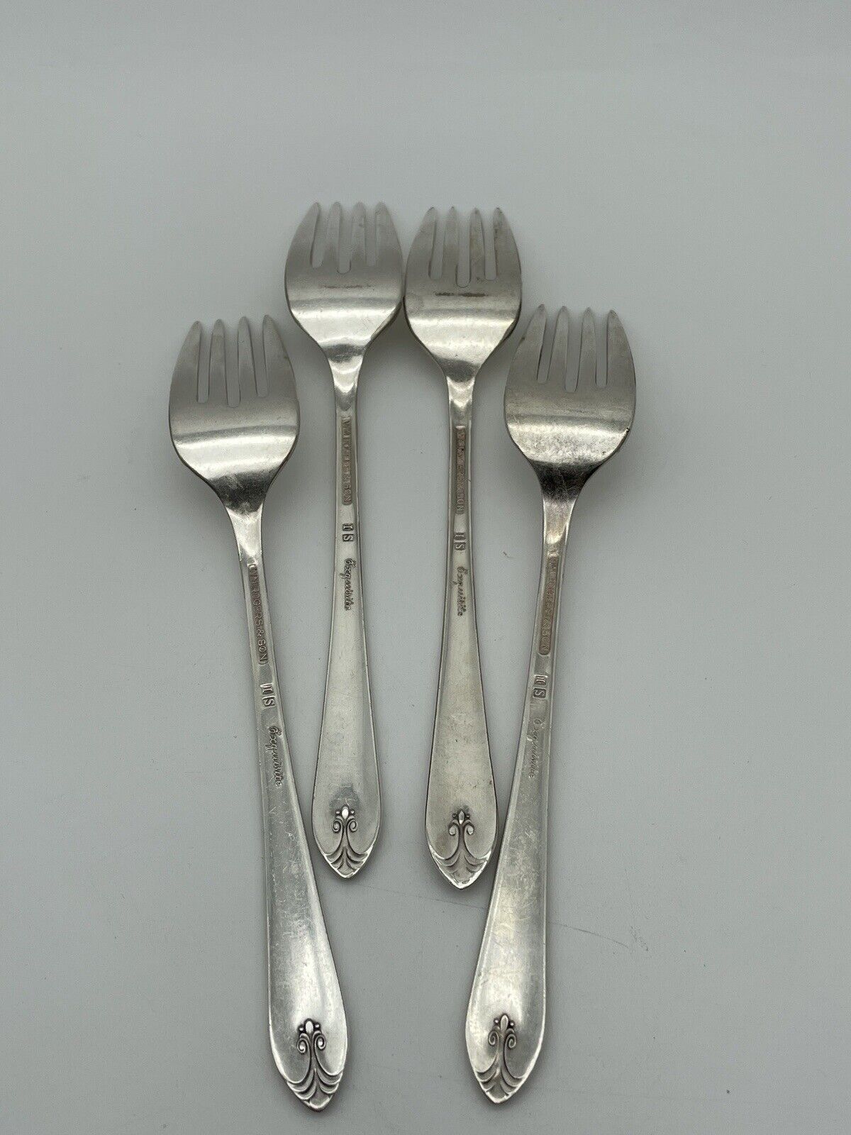 Wm Rogers & Son EXQUISITE Silverplate Flatware 6 3/4