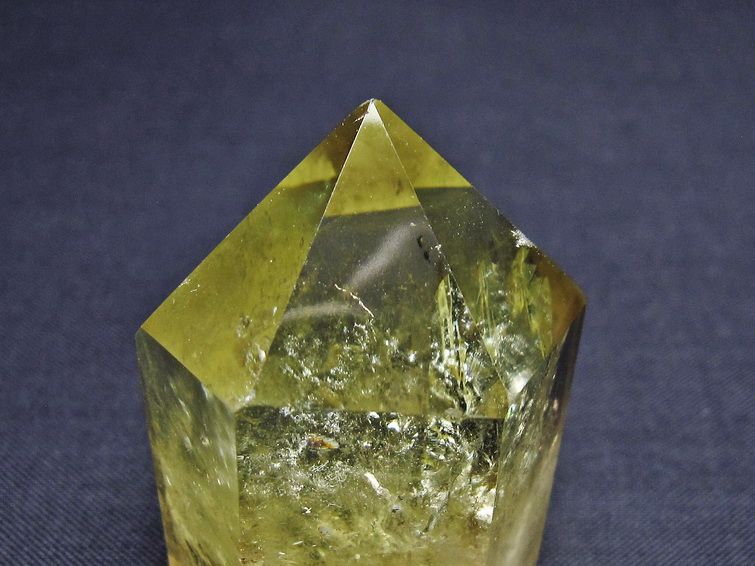 シトリンクォーツ 六角柱 虹入り 一点物 142-8853 – 天然石