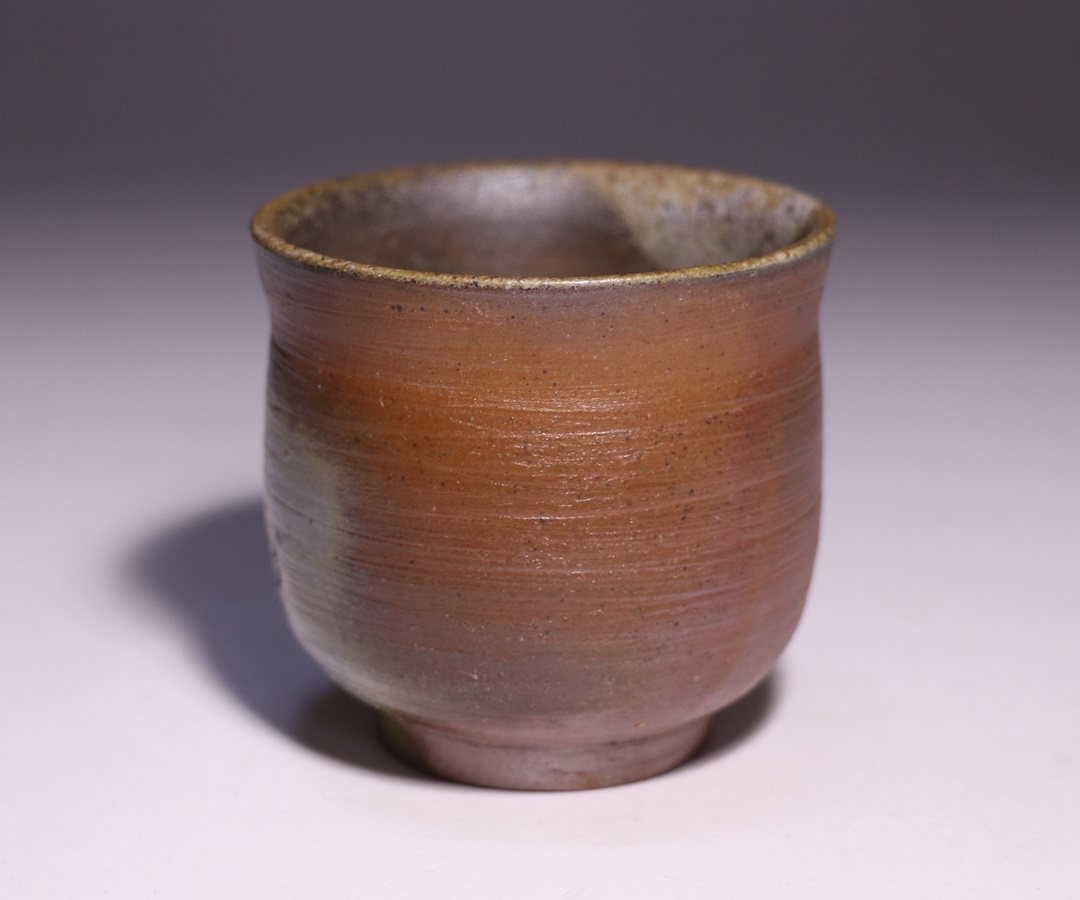 伊勢崎 満 作 「伊部ぐい呑（左馬）」 ～備前焼専門卸小売店 川口陶楽苑～