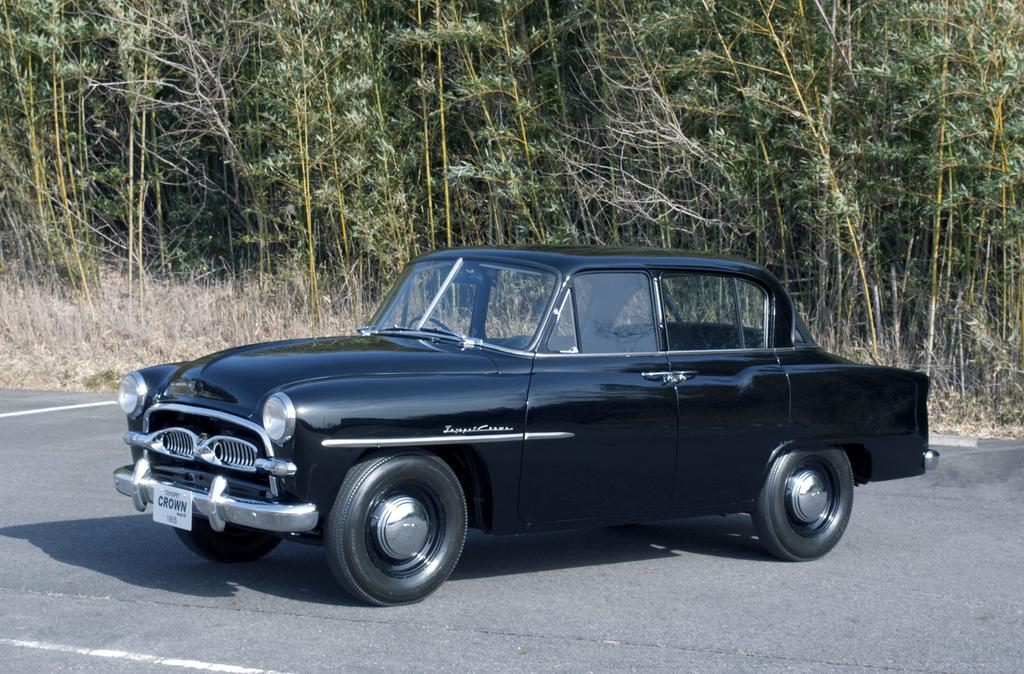 Toyopet Crown Model RS | Archives | Toyota Automobile Museum