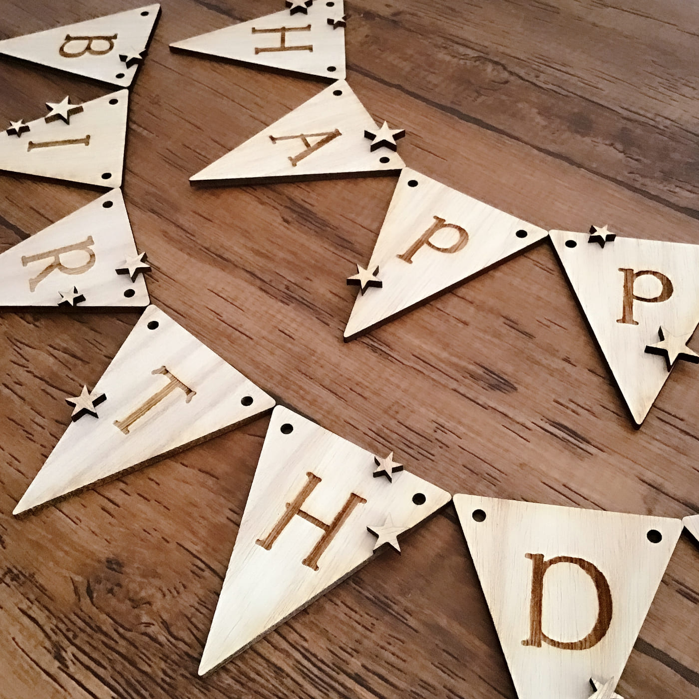 楽天市場】木製ガーランド HAPPY BIRTHDAY 誕生日 ハッピーバースデー