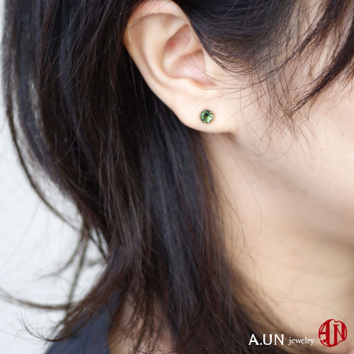 楽天市場】【A.UN jewelry】 モルダバイト ピアス ≪直径5mm≫ Pt900