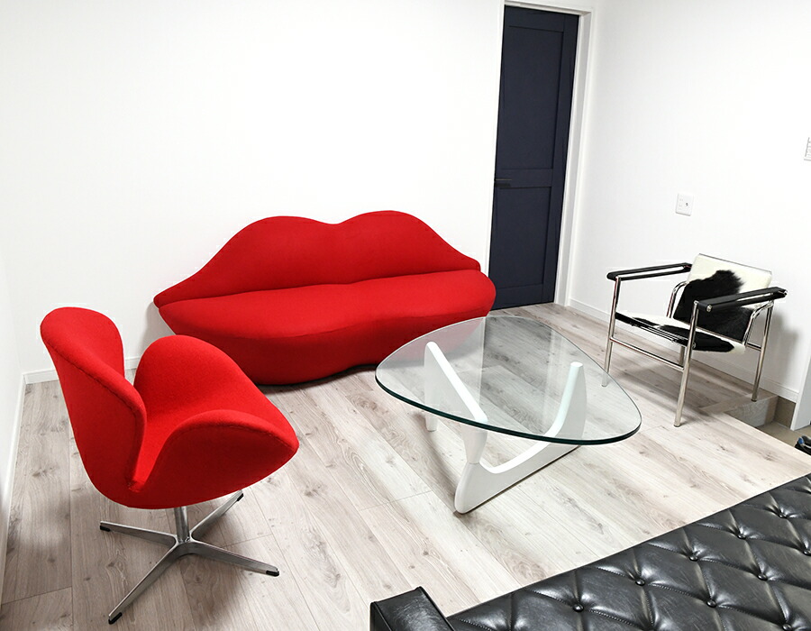 swan-red2022-900-7.jpg