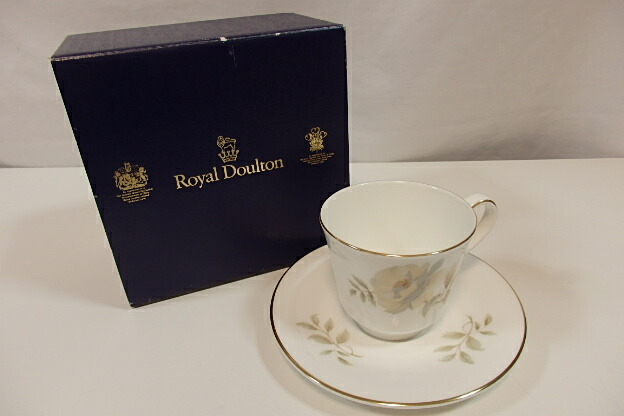 楽天市場】美品 ロイヤルドルトン Royal Doulton ヨークシャーローズ