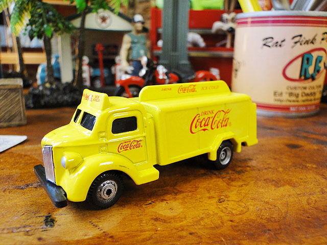 楽天市場】コカ・コーラ ボトルトラック ミニカー 1/87スケール （1947