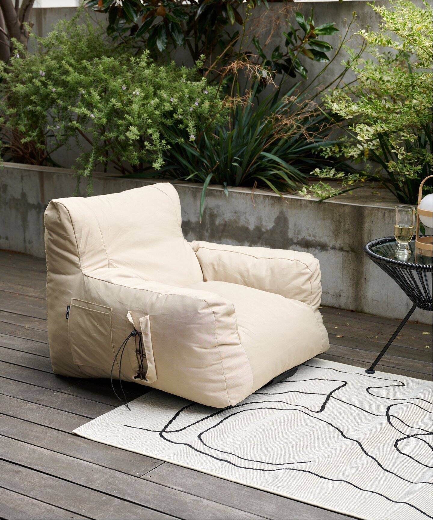 journal standard Furniture｜【OUTPUT LIFE】Compression Garden Sofa