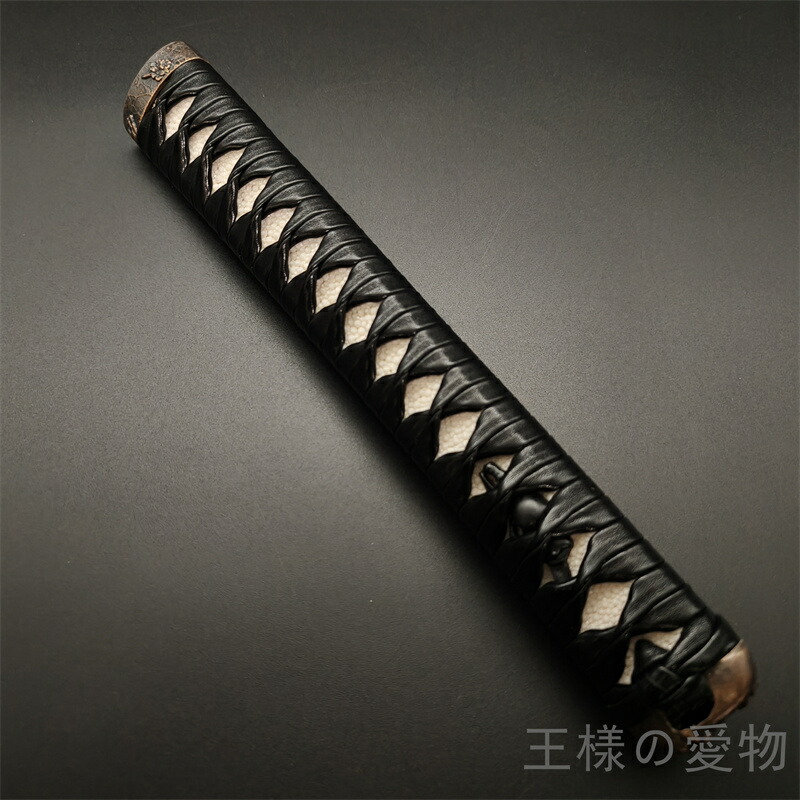 楽天市場】日本刀装具 大刀柄 新品 長約26CM 桜縁頭 桃目貫 本鮫皮 木