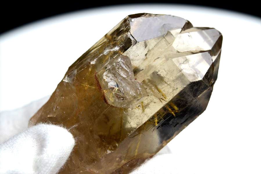 楽天市場】ゴールドルチルクォーツ タイチンルチル ポイント 単結晶
