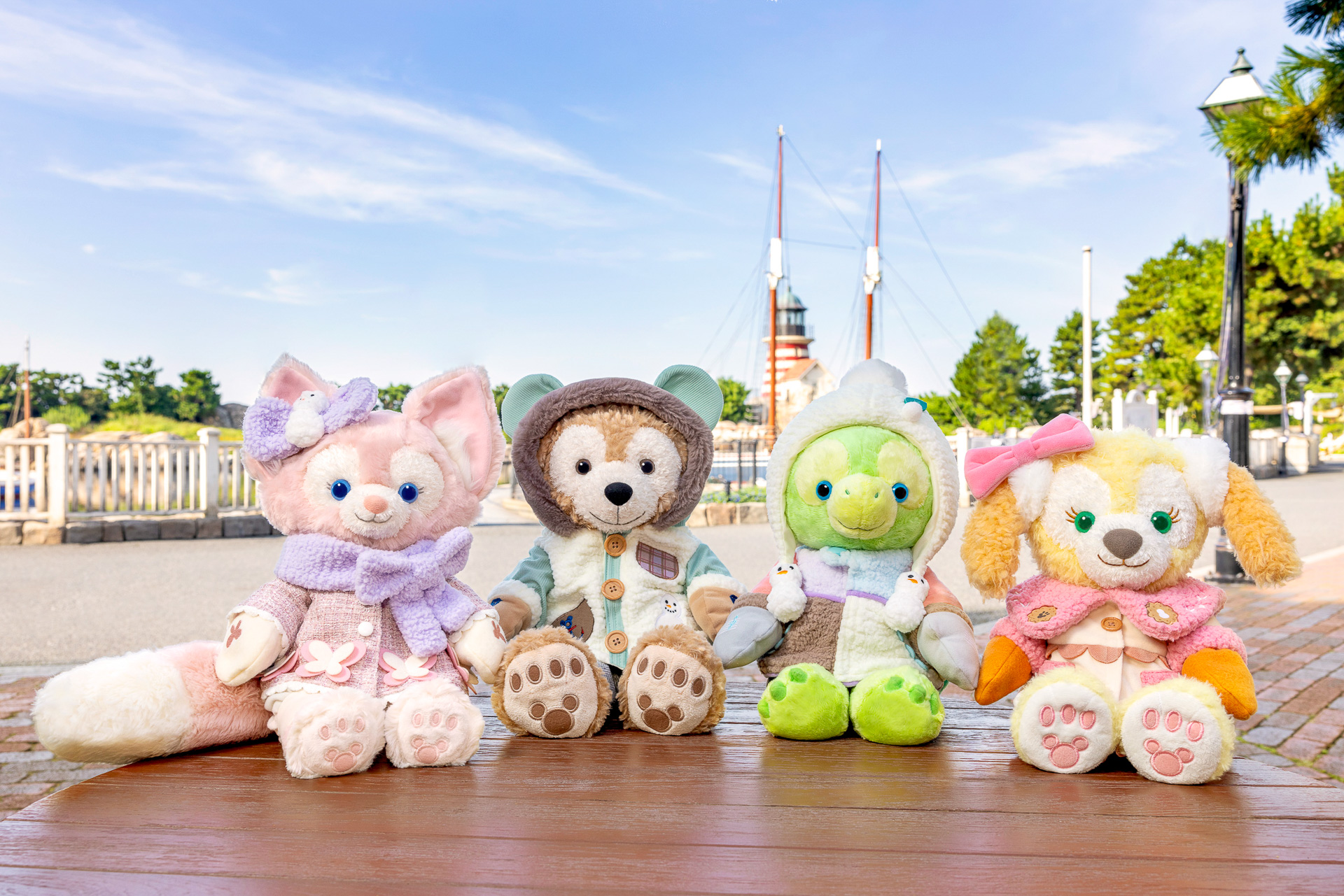 東京ディズニーシー、ダッフィーの“雪の日”モコモコのコスチュームなど