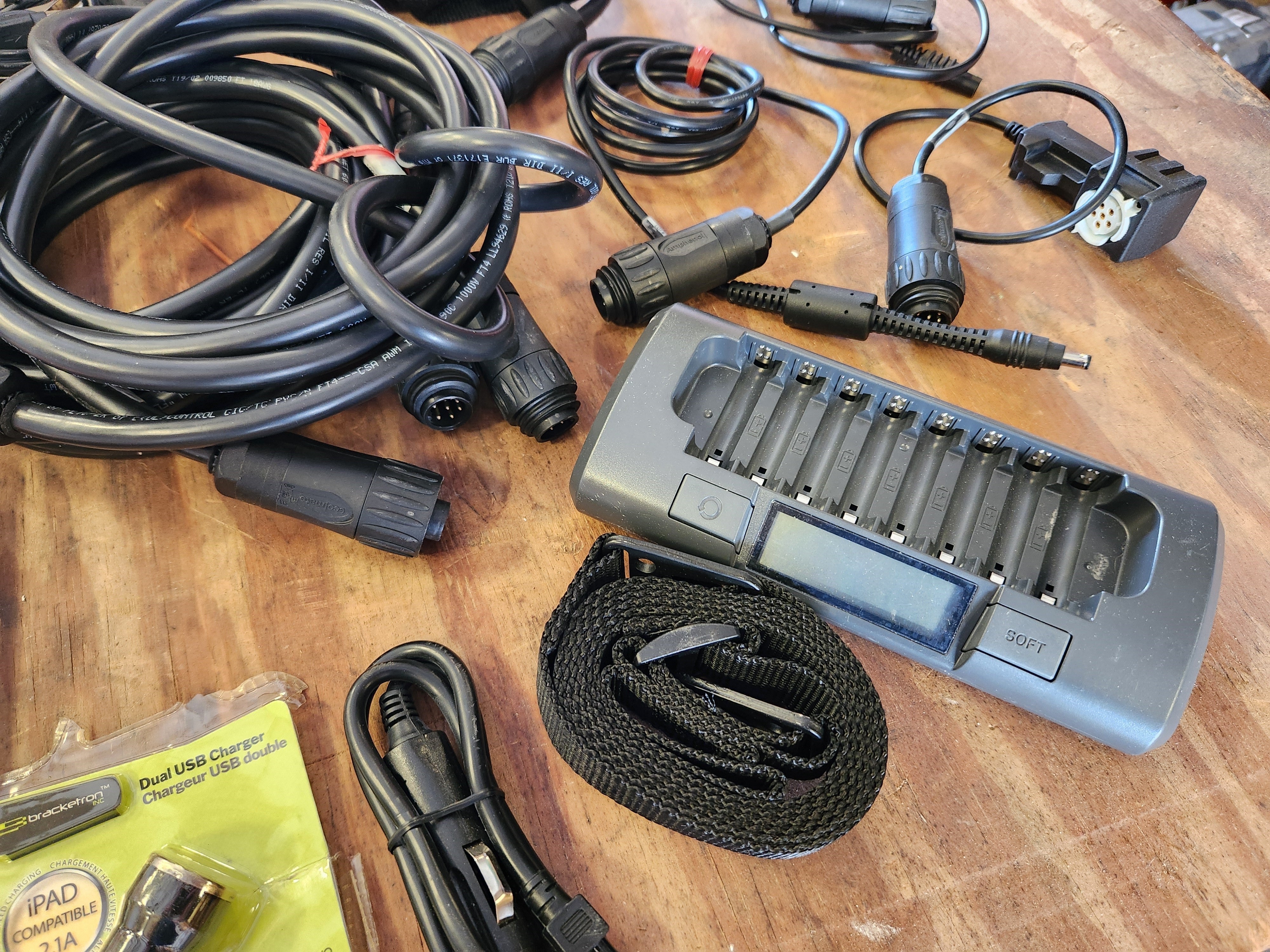 Iris Technology SPACES II Portable Military Solar Energy Field Kit