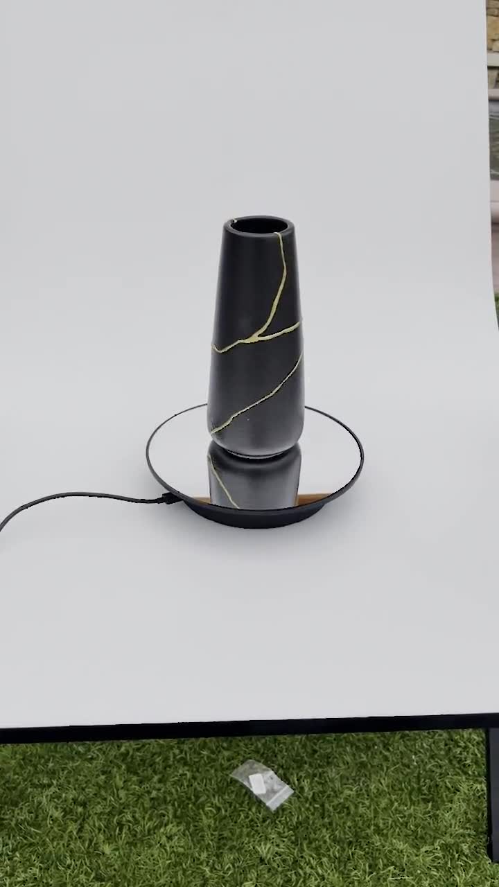 黒金継ぎ花瓶（記念品や誕生日の贈り物に最適） -日本製陶器- 黒と金