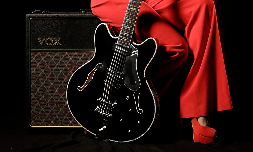 Bobcat V90 with Bigsby - Vox Amps