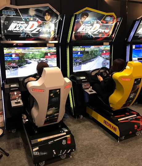 頭文字D ARCADE STAGE Zero」が本日稼働開始。42インチディスプレイを