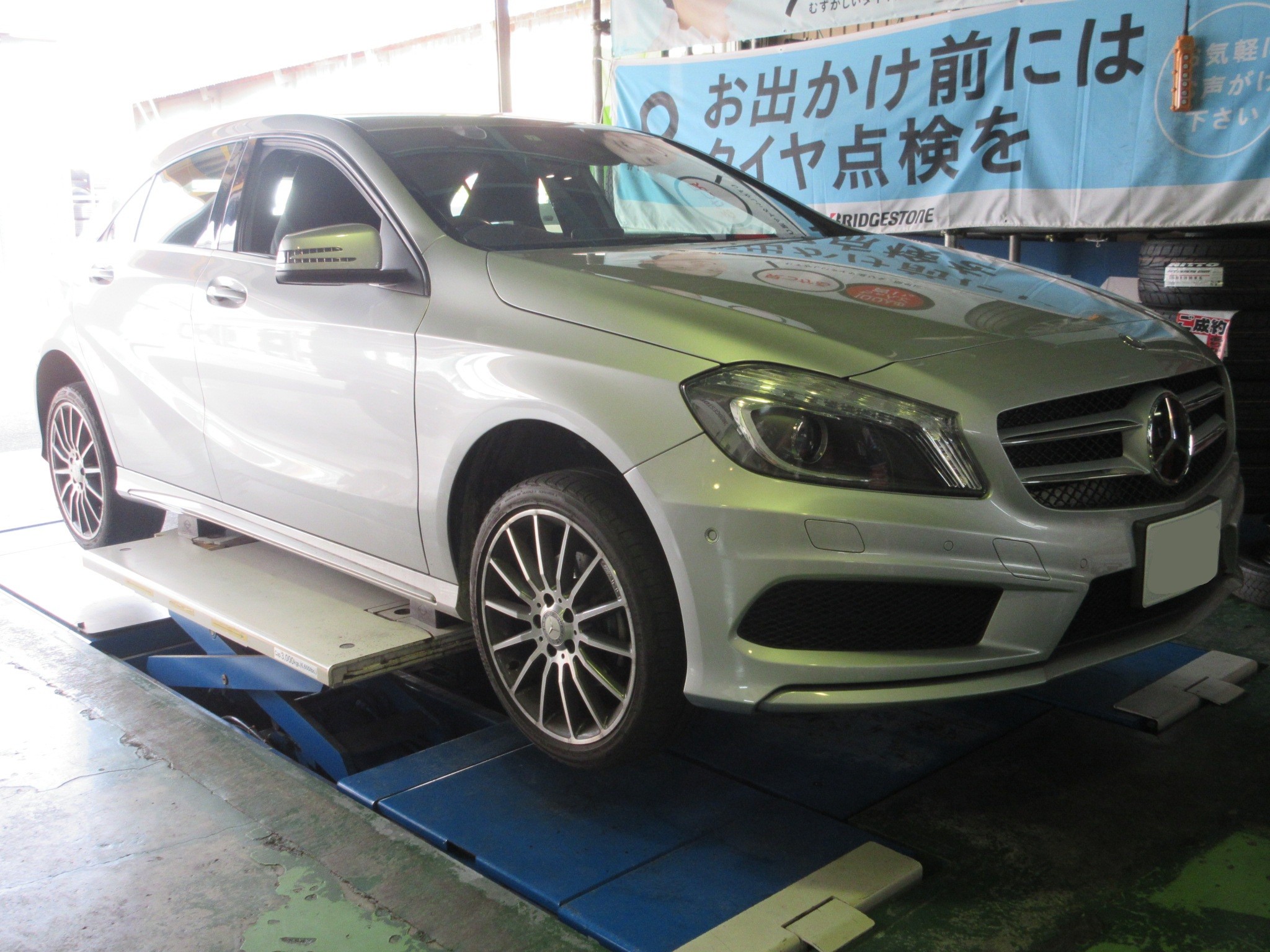 A180 カーメーカー認証タイヤでタイヤ交換 | メルセデス・ベンツ A