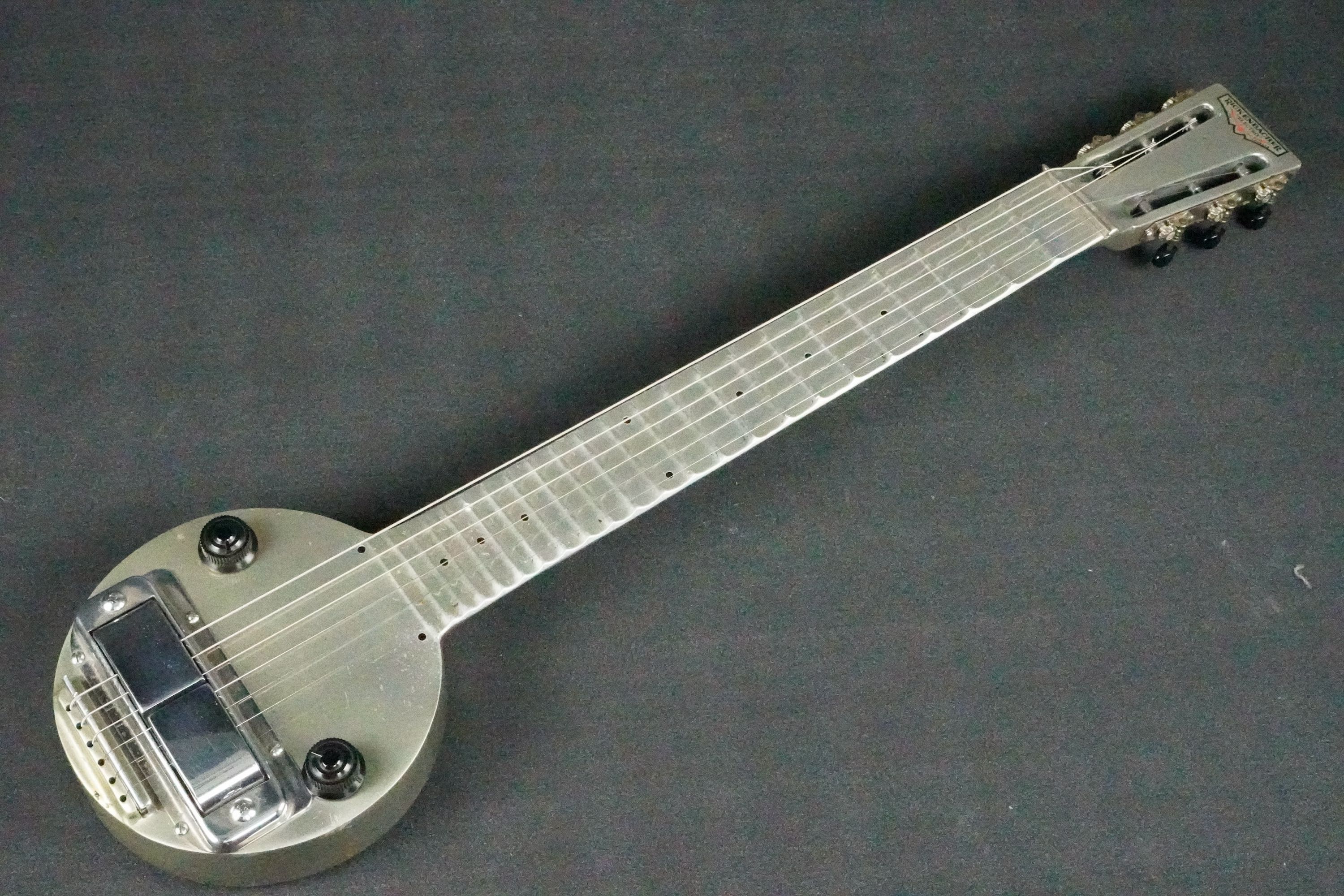Rickenbacker Electro A-22 | 楽器詳細ページ [Blue-G]