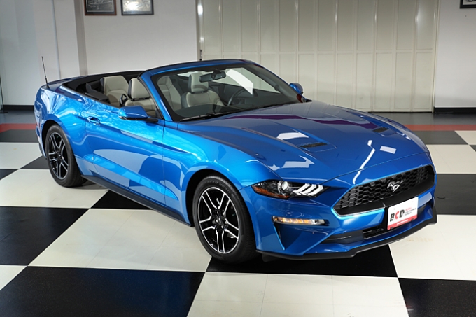 BUBU×アメ車ワールド” 2020 フォード マスタング コンバーチブル