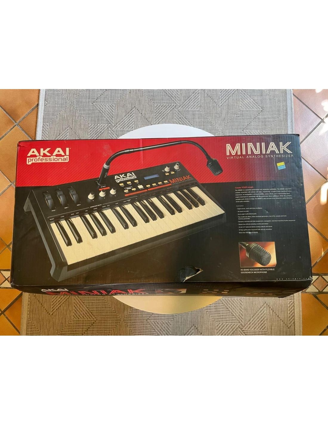 akai-synthetiseur-miniak.jpg