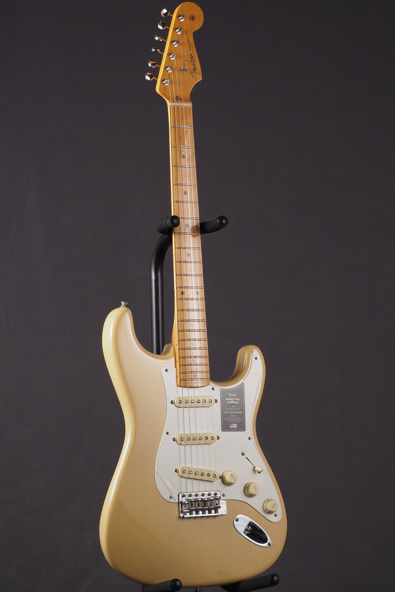 Fender '57 American Vintage II Stratocaster - Vintage Blonde