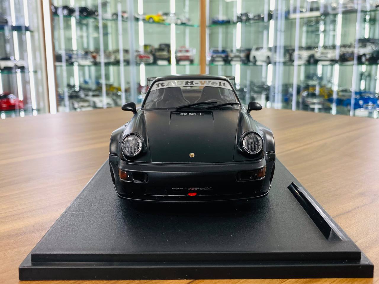 RWB DARTH VADER ミニカー ブラック 1/18 porsche-911-rwb-bodykit-darth-