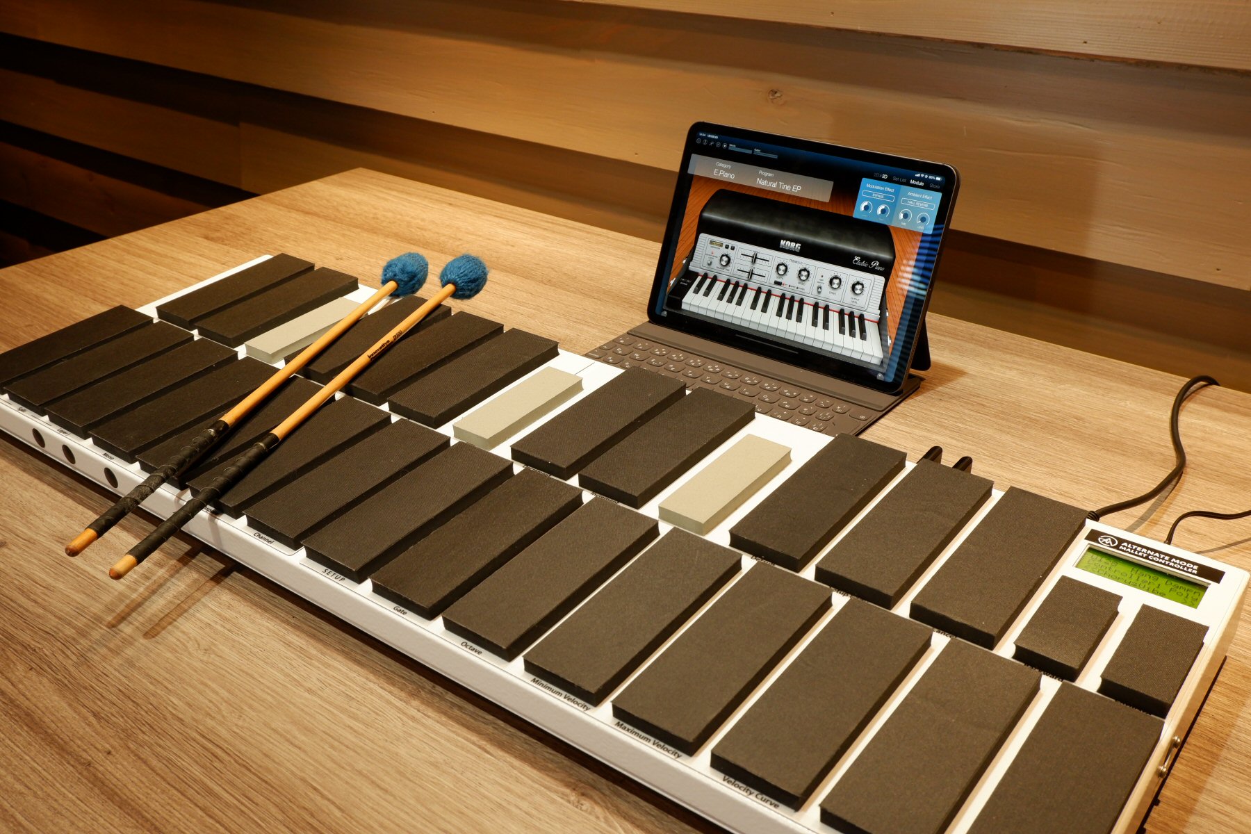 30年の歴史を持つ電子マリンバ、malletKAT。MIDI接続でNI KONTAKTなど