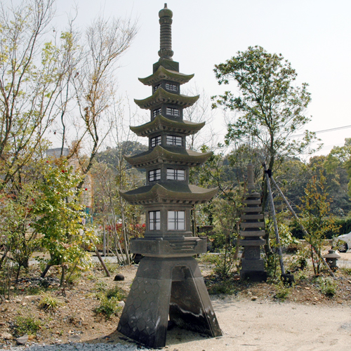 美術彫刻・創作灯籠の泉石材店【石日和】 / 五重の塔