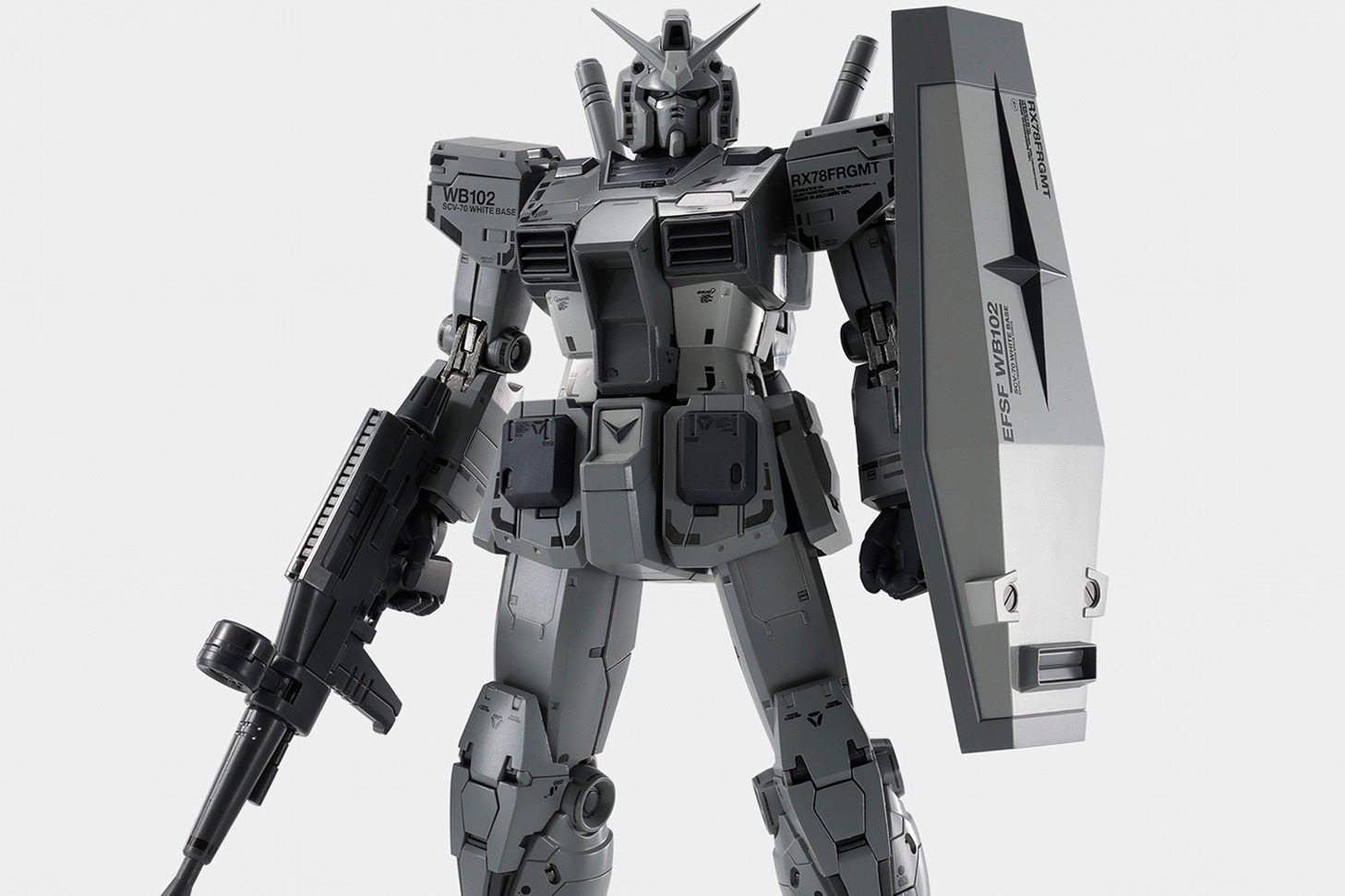 藤原ヒロシのフラグメント×「機動戦士ガンダム」ガンプラやロゴTなど