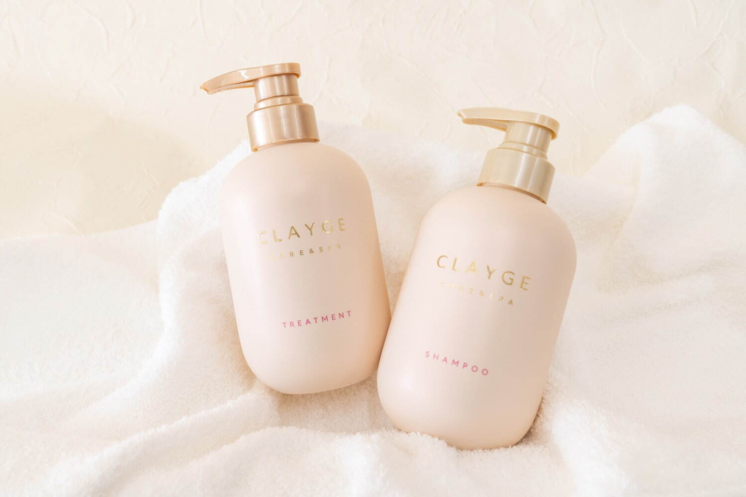 クレージュ“濃密スパ体験”叶えるヘアケアに初のモイストタイプ、クレイ