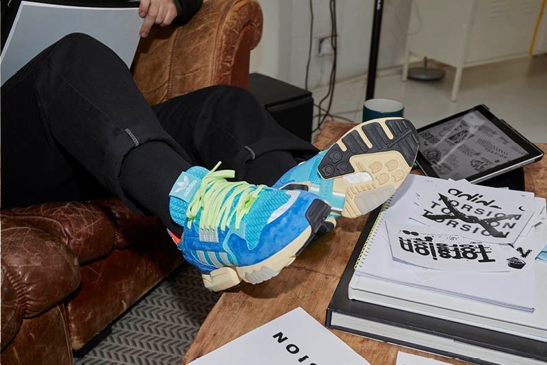 アディダス オリジナルスのスニーカー「ZX トーション」メッシュ