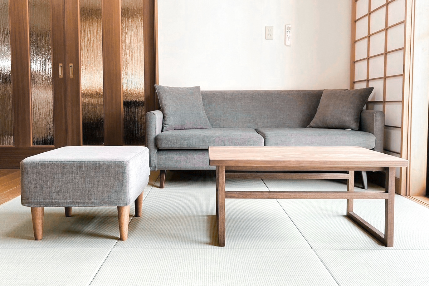 コンパクトでシンプルなデザインソファ - NOOK ヌーク | ソファ専門店