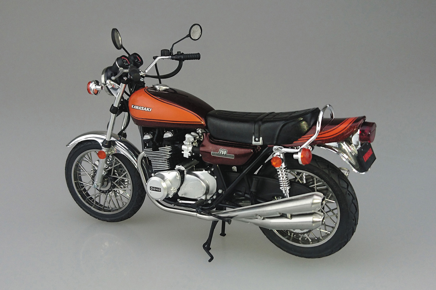 アオシマから、ディテールを忠実に再現したZ2のプラモデルが1/12