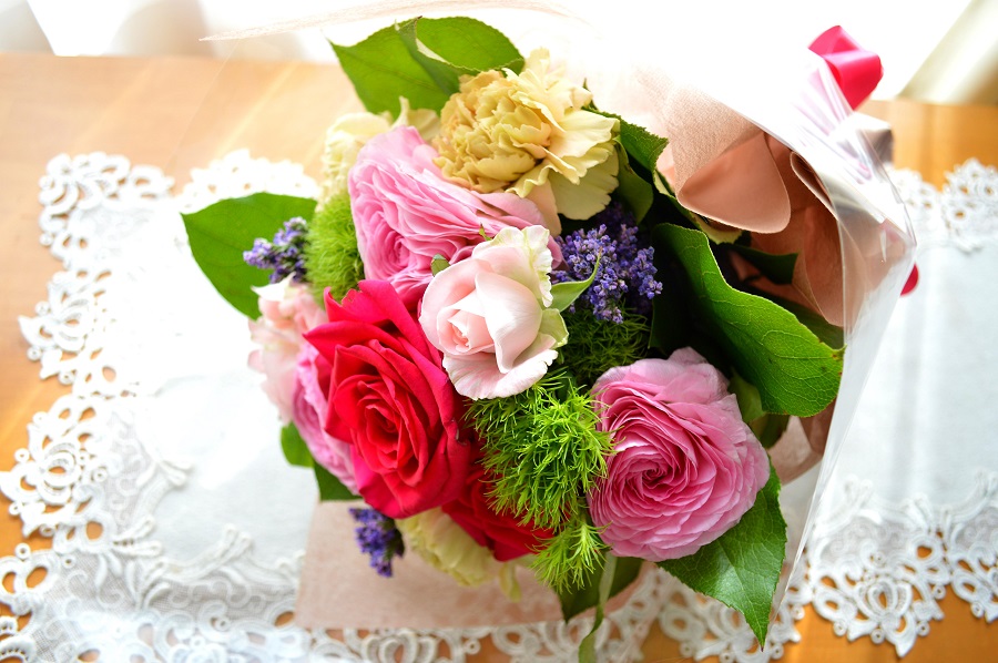 キュートなブーケ LittleGirl （バラの花束）ピンク系 誕生日、結婚
