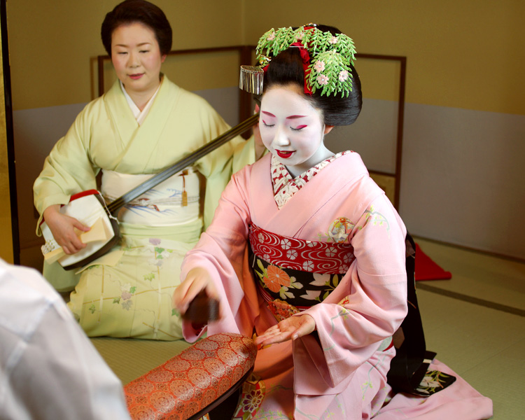 舞妓さん | 京都市の和食 高台寺 京料理 萬治郎