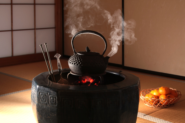 火鉢の楽しみ方｜暮らしの知恵｜暮らし歳時記