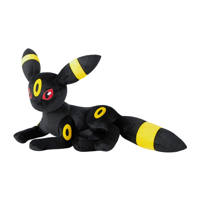 意外と大きい！『ポケモン』エーフィ、ブラッキーの等身大ぬいぐるみが