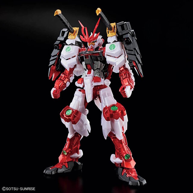 ガンプラ「MG 戦国アストレイ頑駄無」がメタリックカラーで見参！鎧