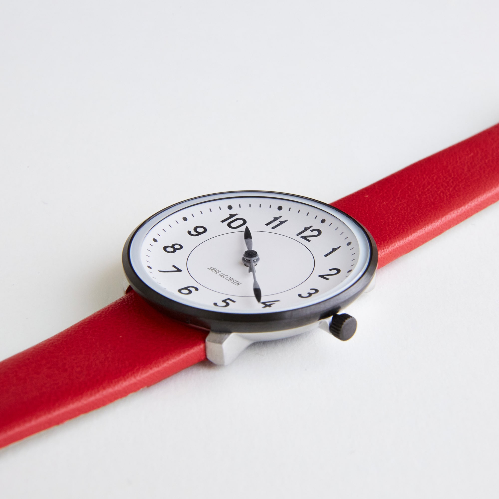 Arne Jacobsen 腕時計 STATION φ30mm レッド｜ファッション小物｜IDEE